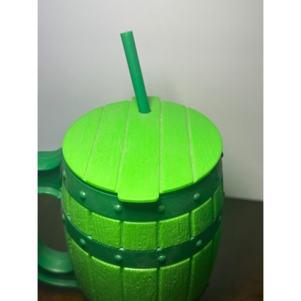 St Patricks Day Green Barrel Mug Set of 2 Plastic Shamrock Beer Stein with Straw - Picture 4 of 14